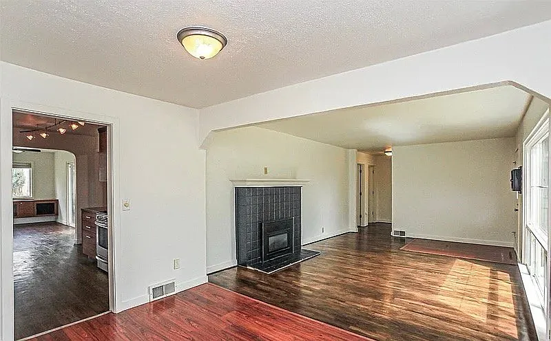This updated single story home in Tacoma, WA — Photo 2