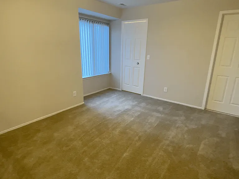 Prentiss Pointe Apartments — Photo 217