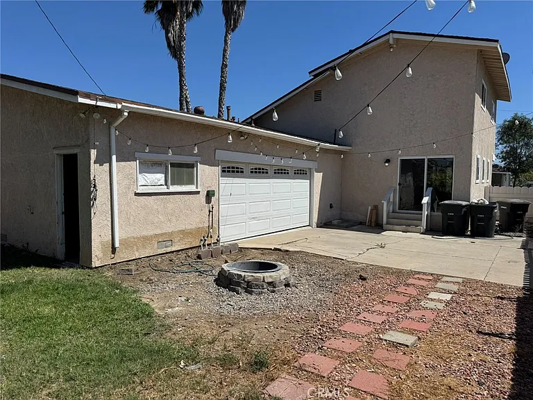 1041 W Acacia Ave — Photo 23