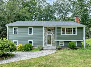 99 Pine Knob Ter, Milford, CT 06461