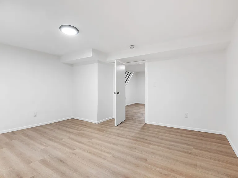 5342 Chatfield Dr — Photo 43
