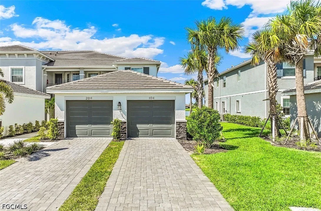 2 bed, 2.0 bath, 1520 sqft, $6,700 — Photo 4