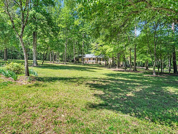 4th image of 660 Log Barn Rd
