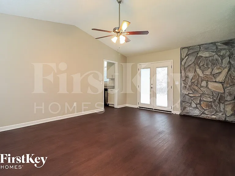 3247 Palomino Dr — Photo 2