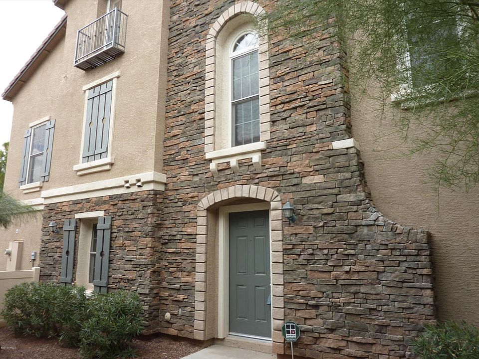 1st image of 2111 E Huntington Dr