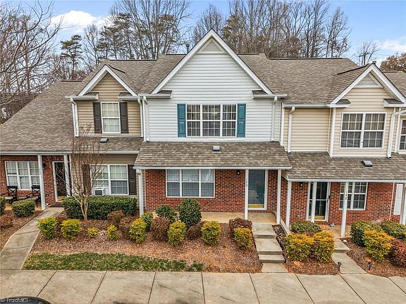 2nd image of 150 Tannenbaum Cir