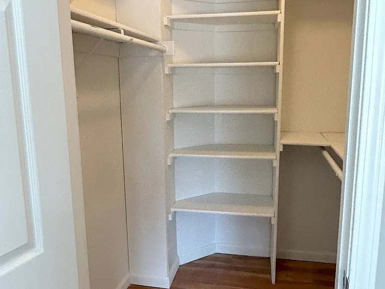 Park Madison Apartments — Photo 11