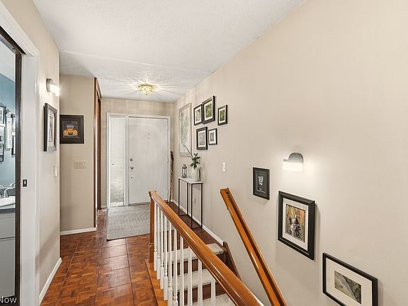 4th image of 17833 Cliffside Dr