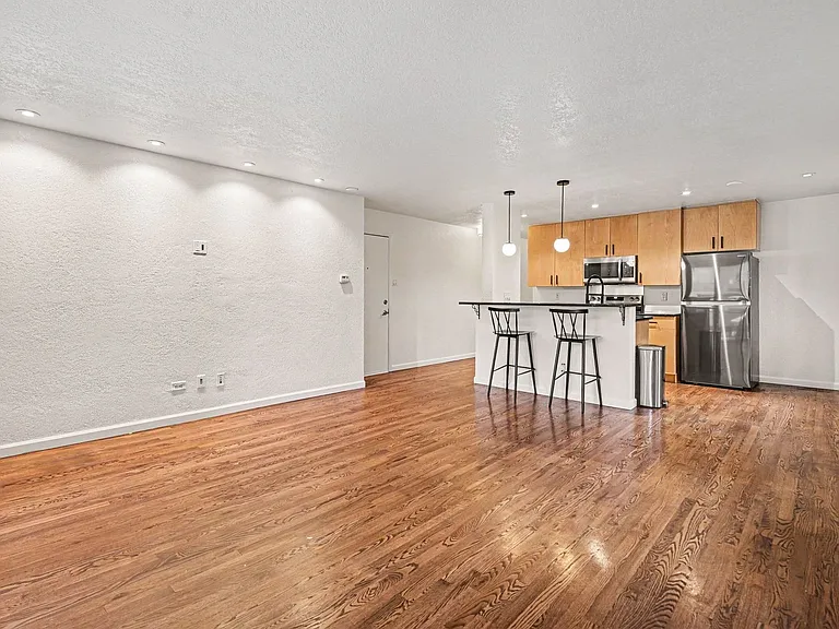 1336 N Logan St #203 — Photo 5