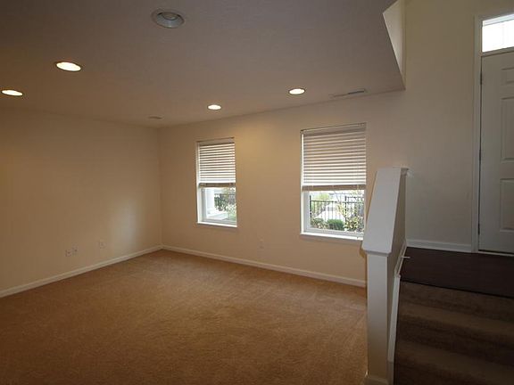 3rd image of 9540 Oakley Dr