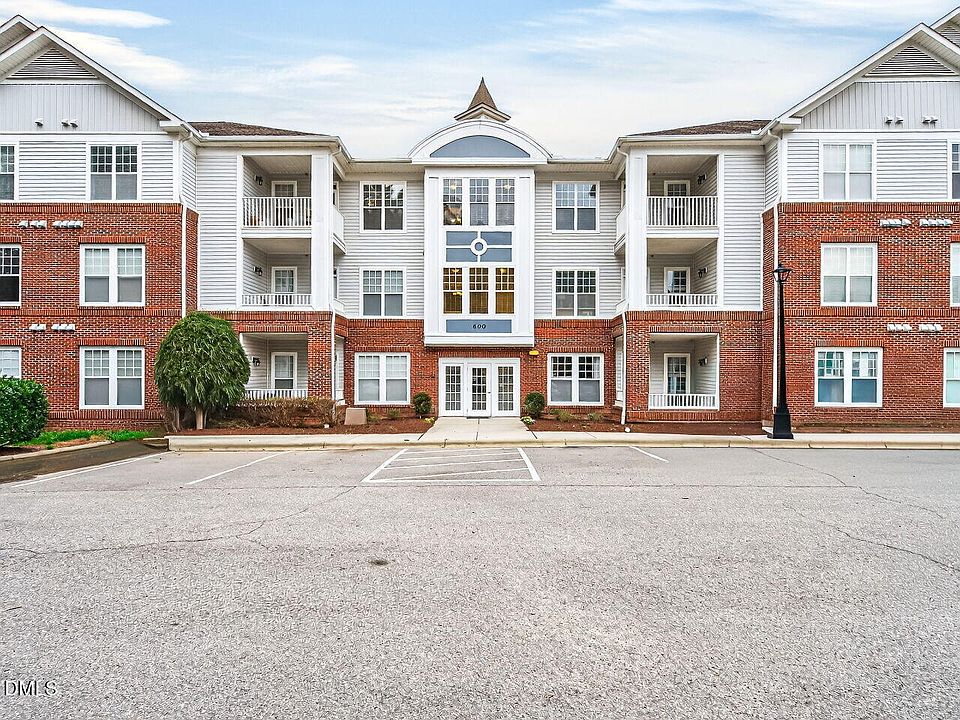 1st image of 623 Eyam Hall Ln