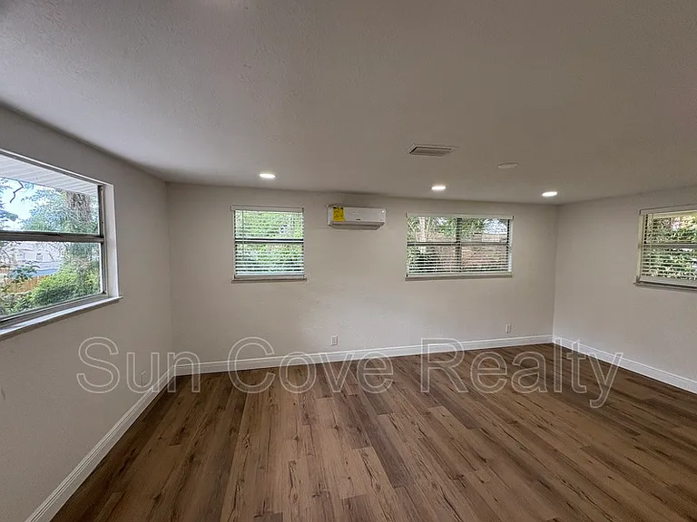 807 E Genesee St #1/2 — Photo 9