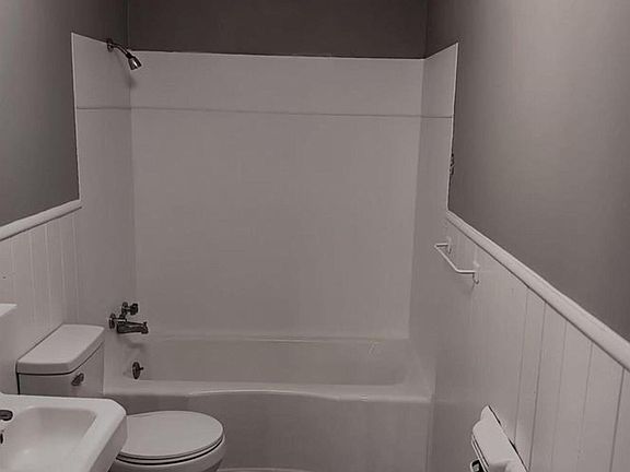 5th image of 7094 Eleanor St