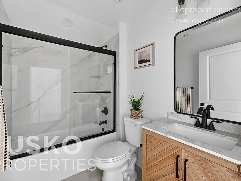 2710 T St #2 — Photo 13