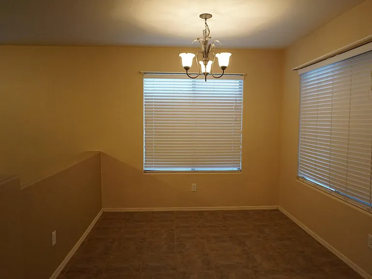 42263 W Oakland Dr — Photo 4