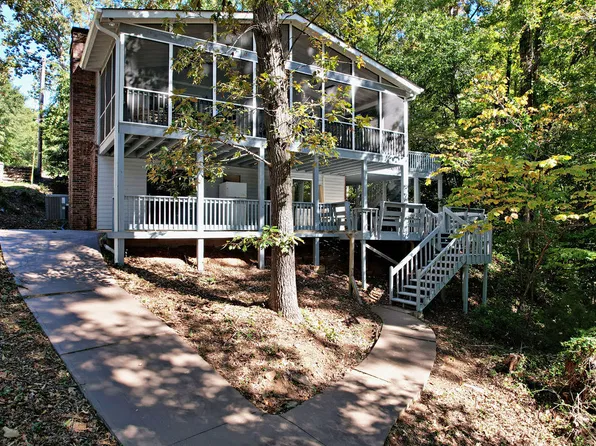 606 Dogwood Ln, Townville, SC 29689