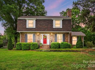 819 Old Dutch Rd W, Indian Trail, NC 28079