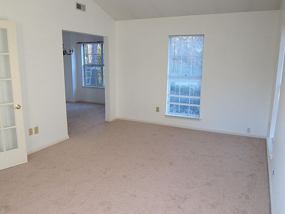 5th image of 1025 Belvoir Ln