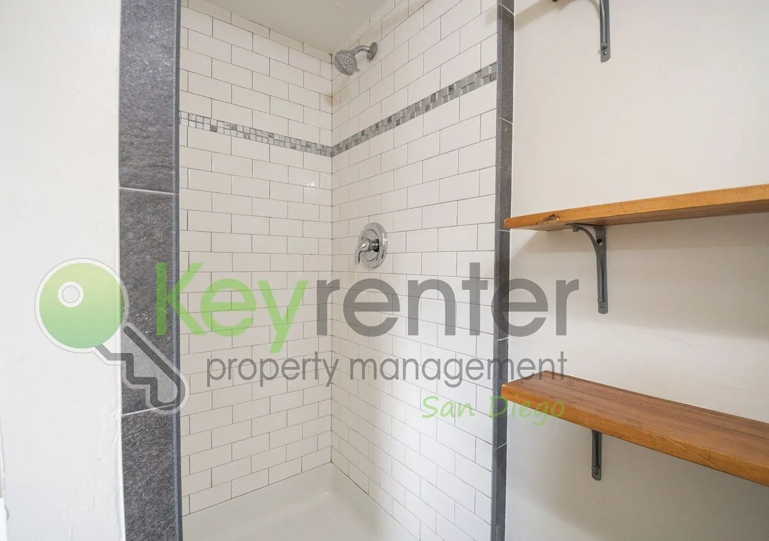 Charming Studio Condo 6 Blocks to the Beach | Walk to Oceanside Pier — Photo 3
