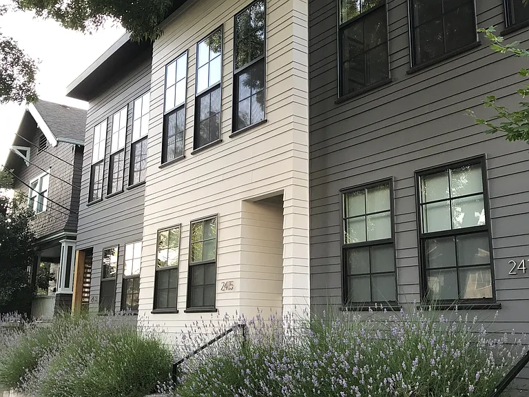 2417 SE Division St — Photo 19