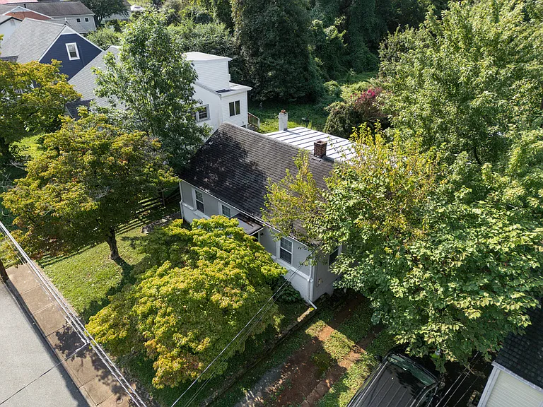 1322 Chesapeake St — Photo 11