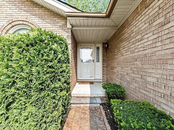 5th image of 49351 Heath Place Ct