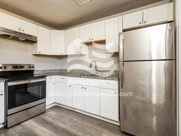 1184107_006_kitchen_6.jpg