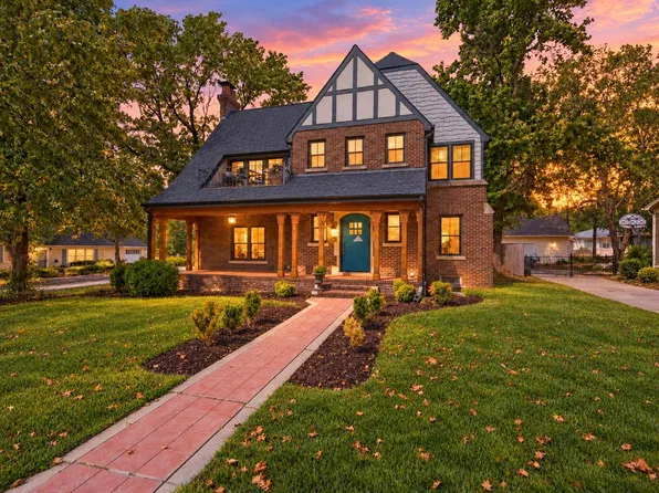 3330 Country Club Pl, Wichita, KS 67208
