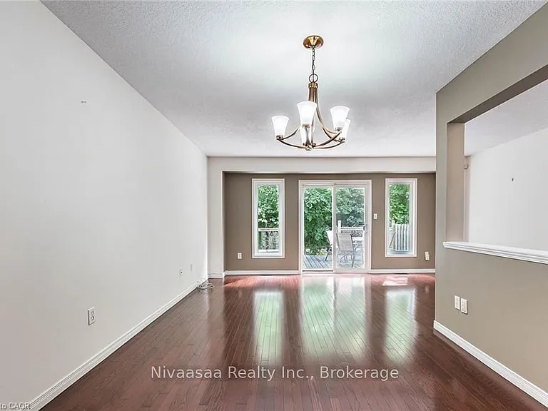 110 Activa Ave #D21 — Photo 4