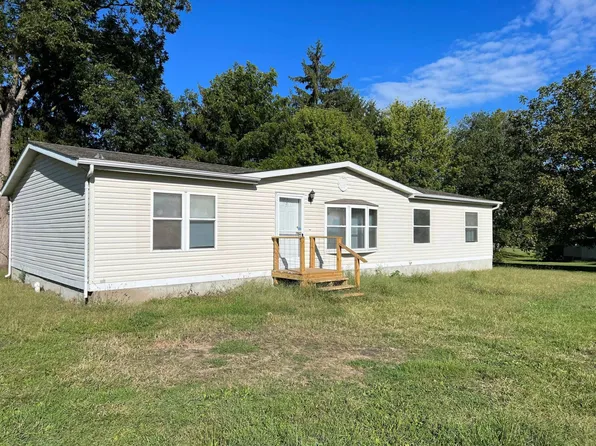 103 N Bickford St, Griggsville, IL 62340