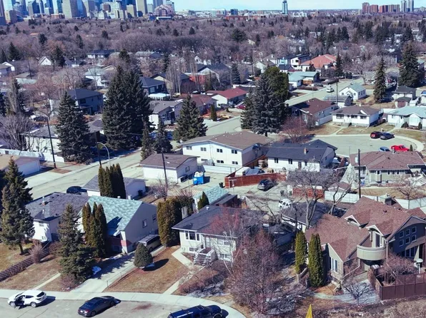 8504 85th Ave NW, Edmonton, AB T6C 1G6