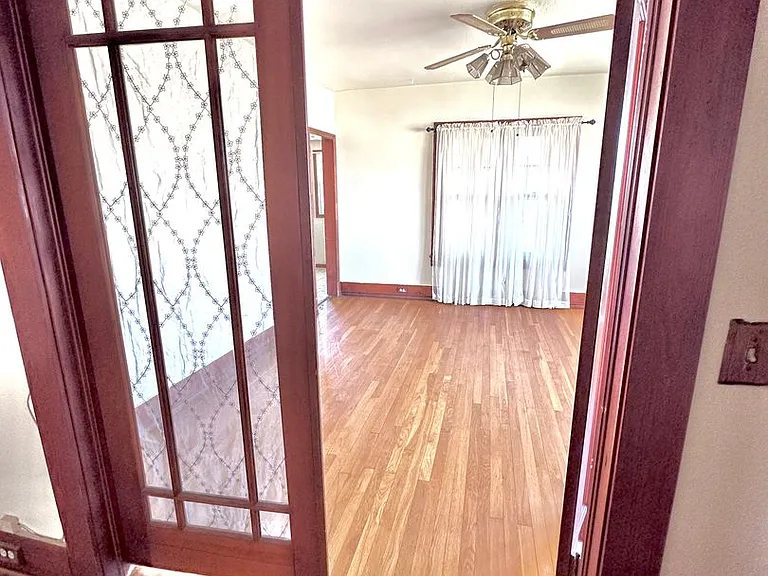 515 W Main St — Photo 17
