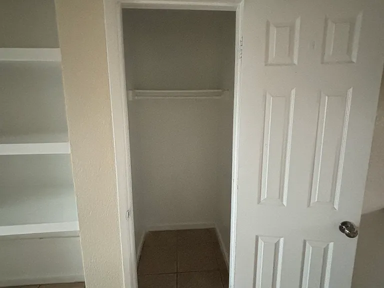 1101 Park Street Apartments — Photo 11