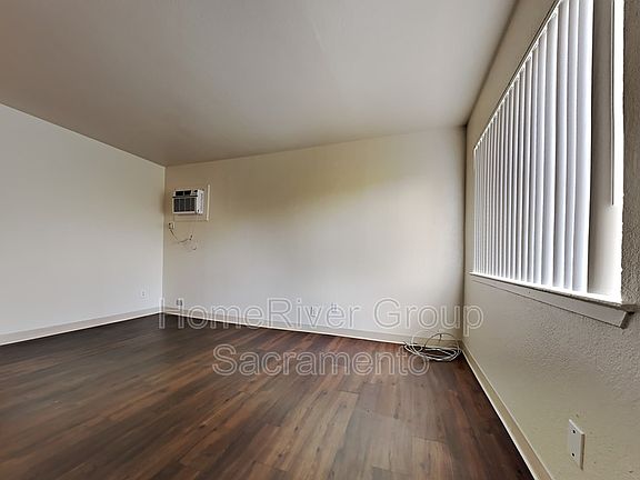 5th image of 310 Fairbanks Ave APT 4