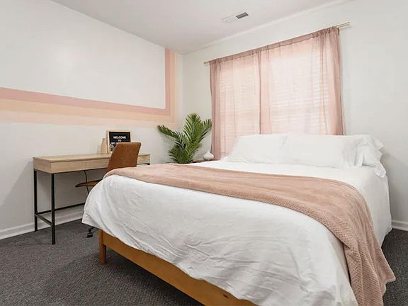 4th image of 1503 Willoughby Park Ct