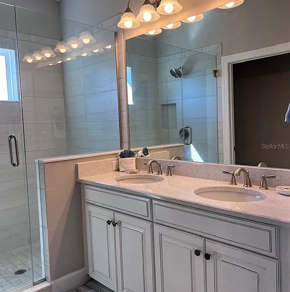 5569 Cannes Cir — Photo 6