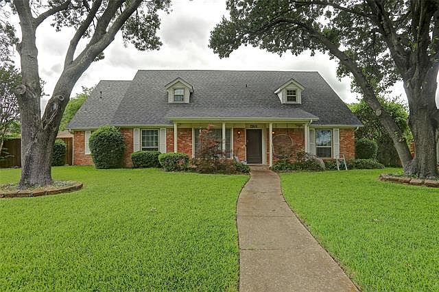 1st image of 923 Green Rock Dr