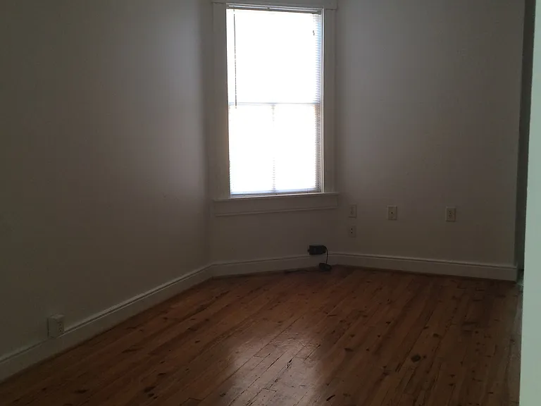 821 Bowe St #B — Photo 3
