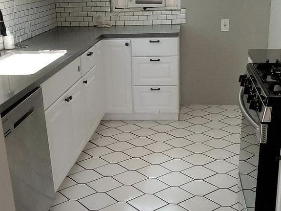 4th image of 6337 Camellia Ave