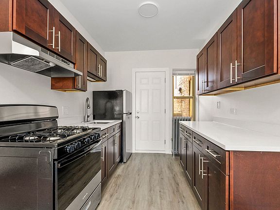 4th image of 8201 S Paulina St #8203-3