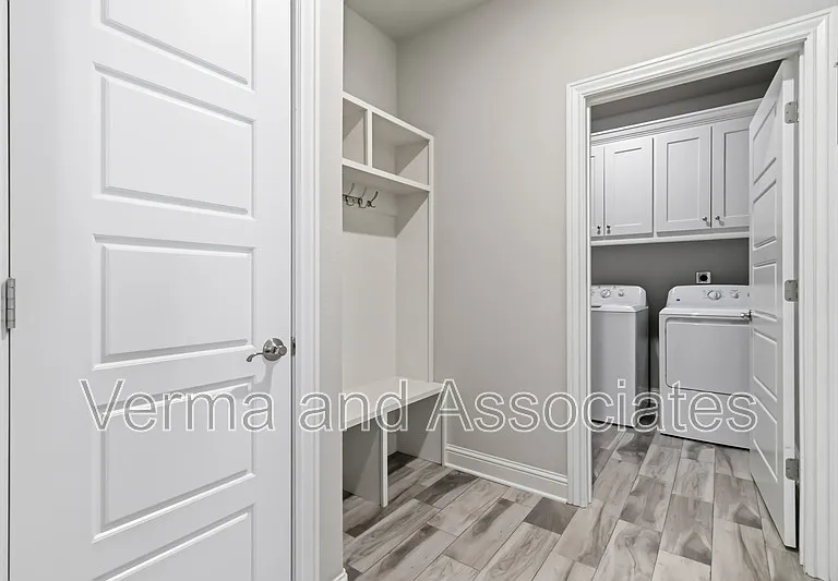 931 E Skyline Loop — Photo 36