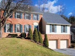 9941 Dellcastle Rd, Gaithersburg, MD 20886