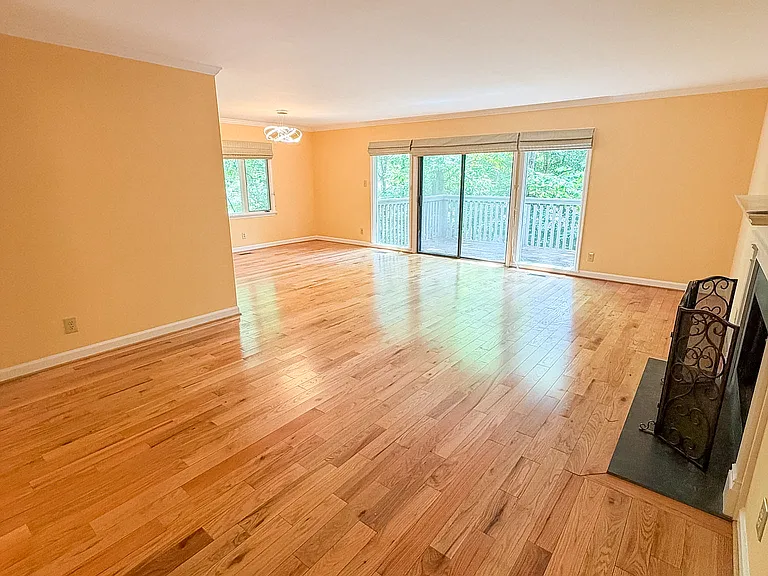 106 Montrose Dr — Photo 7