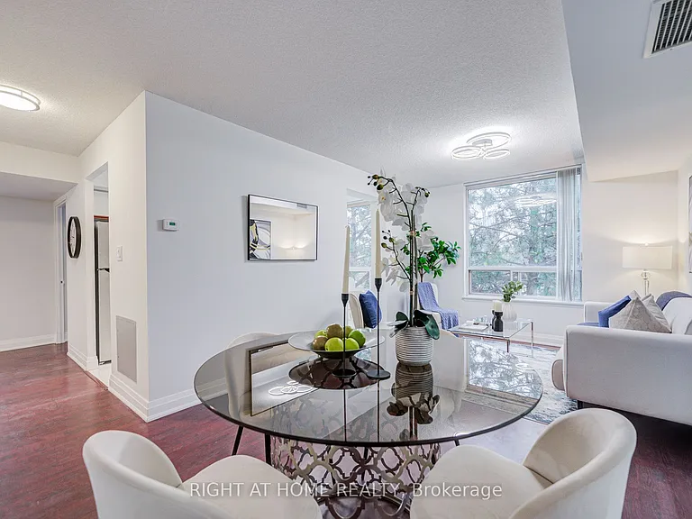 35 Empress Ave #207 — Photo 9