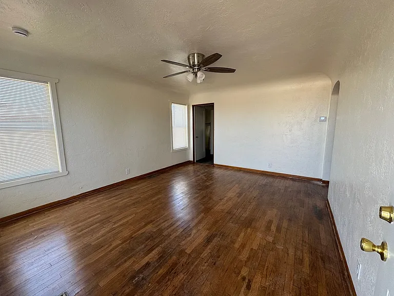 1604 W Juniper St #423 — Photo 2
