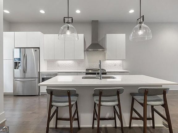 5th image of 133 City View Ct