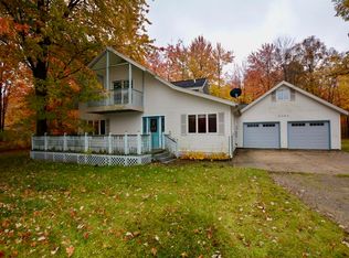 3084 E Sherry Ln, Midland, MI 48642