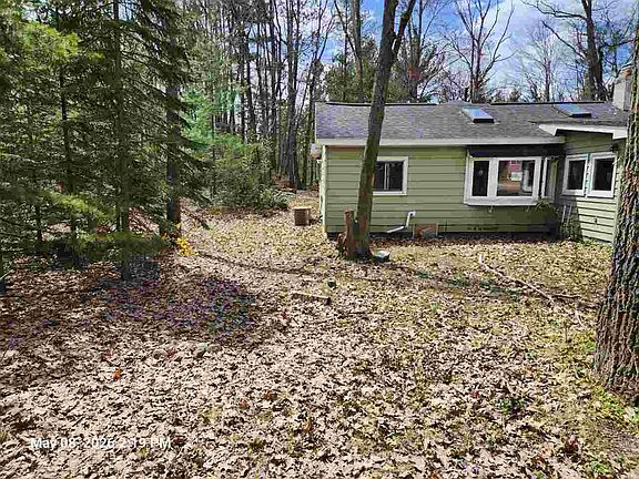 2nd image of 975 W Bear Lake Rd NE