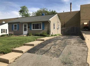 825 W Ridgemont Rd, Peoria, IL 61614