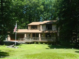 139 Pine Terrace Rd, Matamoras, PA 18336